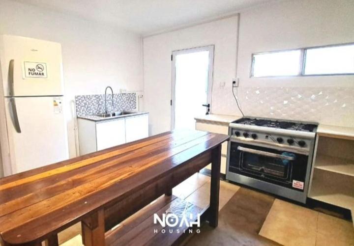 Хостел Noah Housing Санто-Томе Екстер'єр фото